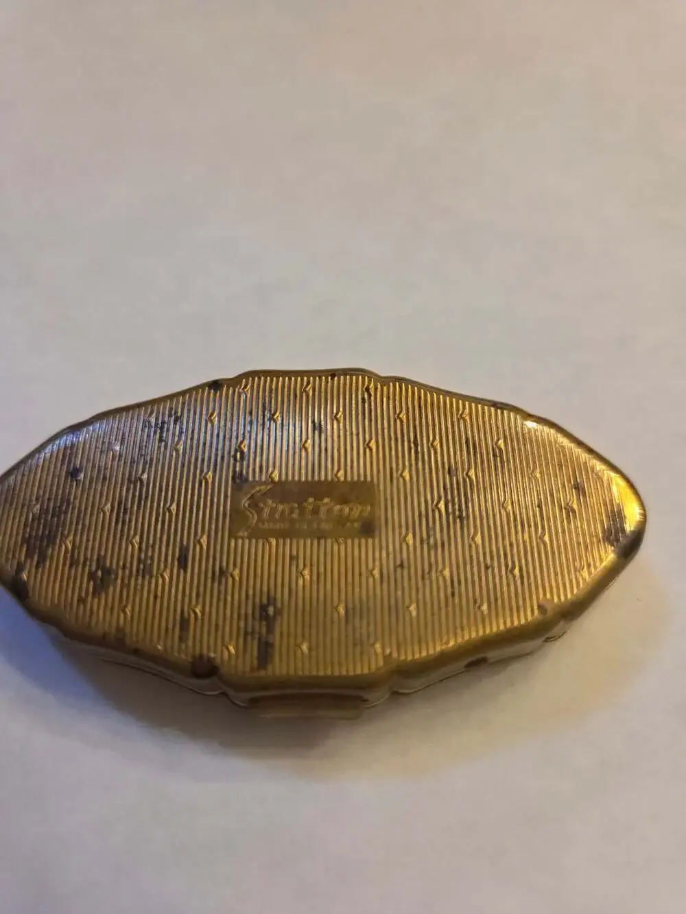 Vintage Stratton England Pill Box Trinket Box Regency Era Couple and Cherubs Sca